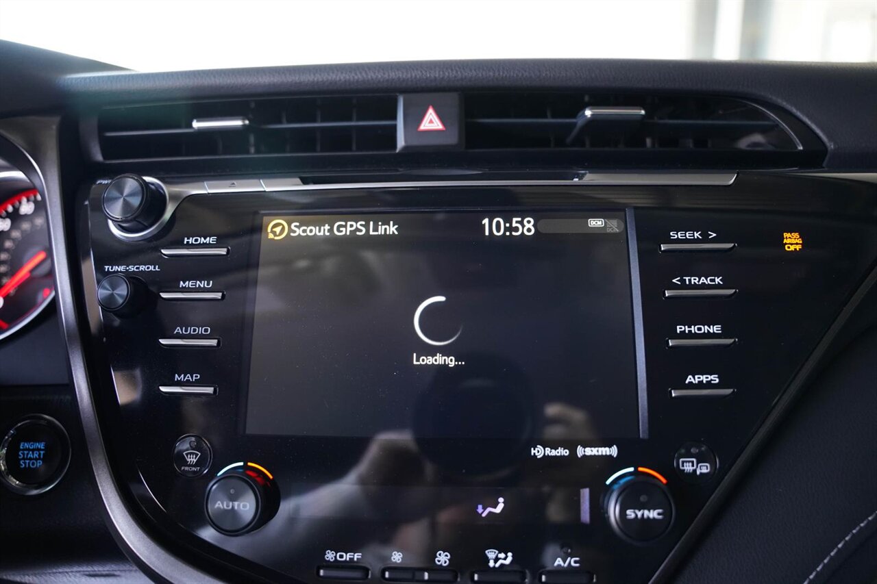 2019 Toyota Camry XSE   - Photo 16 - Victorville, CA 92392