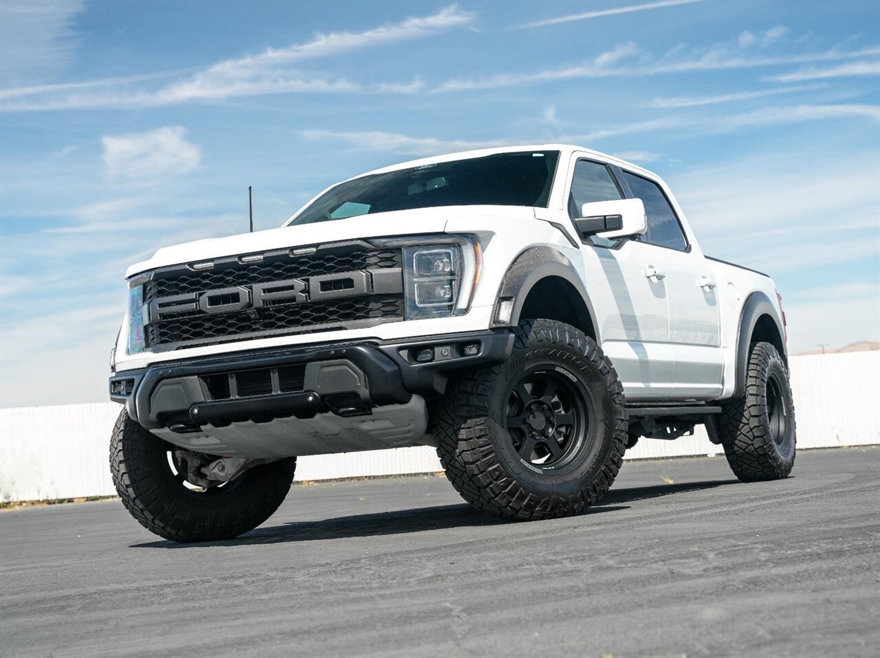 2022 Ford F-150 Raptor Custom Wheels 37 " Tires / Carbon Fiber Wheel Flairs / PPF - Photo 20 - Victorville, CA 92392