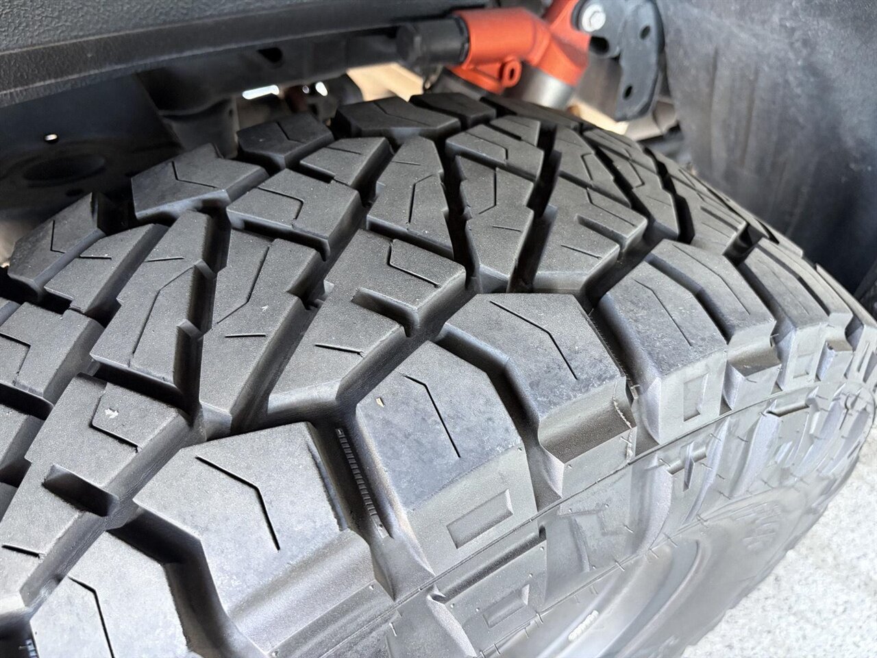 2022 Ford F-150 Raptor Custom Wheels 37 " Tires / Carbon Fiber Wheel Flairs / PPF - Photo 18 - Victorville, CA 92392