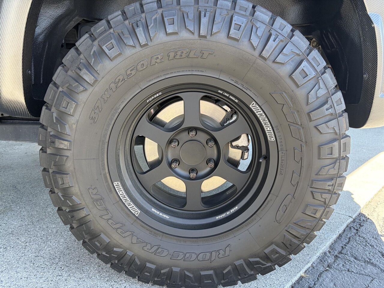 2022 Ford F-150 Raptor Custom Wheels 37 " Tires / Carbon Fiber Wheel Flairs / PPF - Photo 8 - Victorville, CA 92392