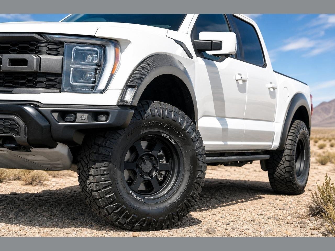 2022 Ford F-150 Raptor Custom Wheels 37 " Tires / Carbon Fiber Wheel Flairs / PPF - Photo 12 - Victorville, CA 92392
