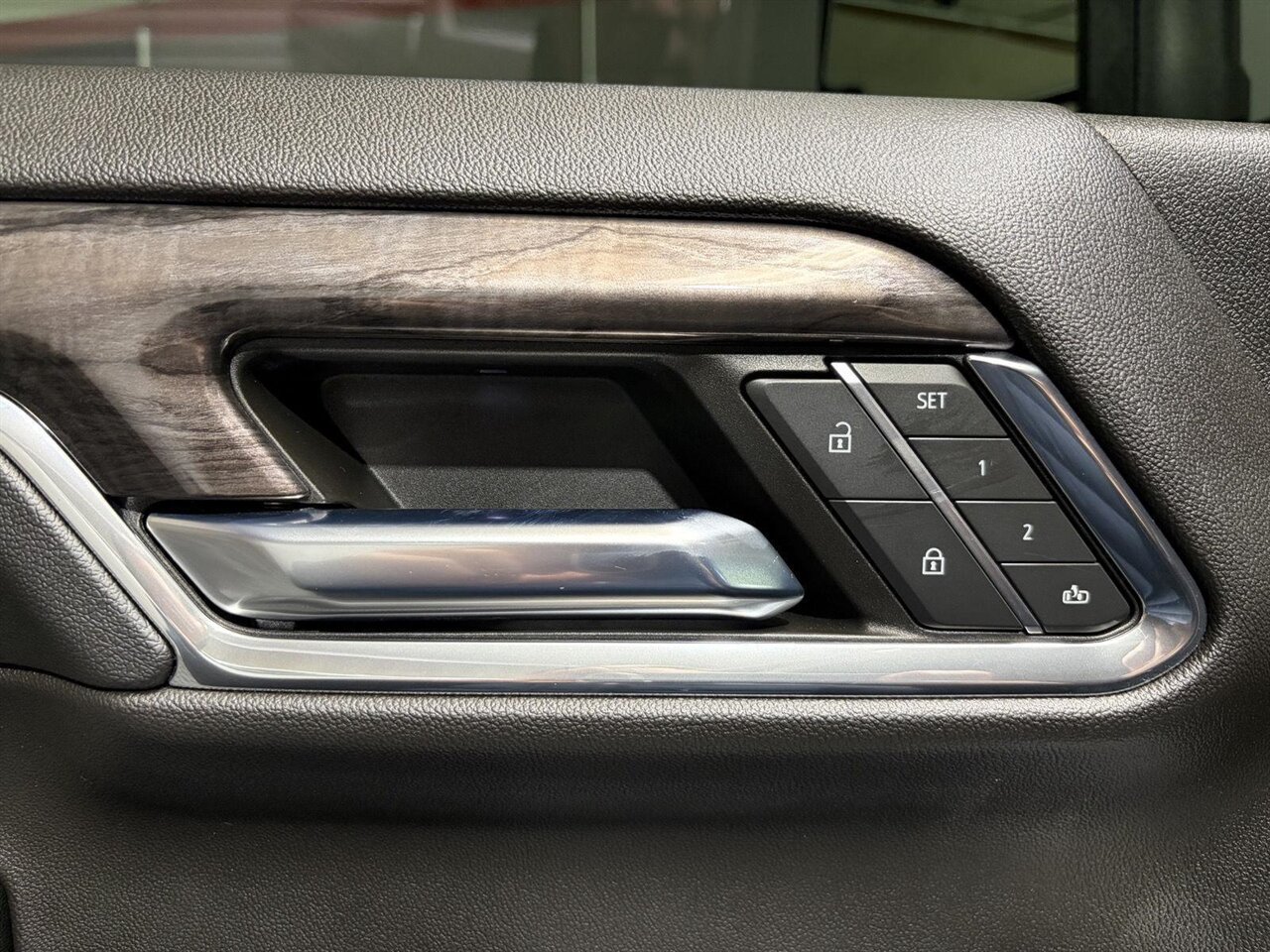 2024 Chevrolet Silverado 2500HD LTZ - Photo 17 - Victorville, CA 92392