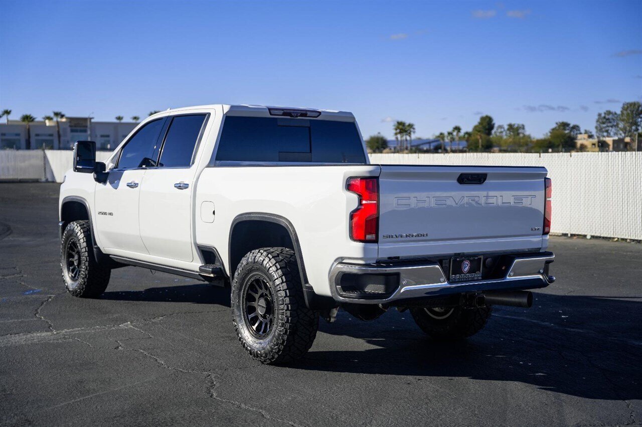 2024 Chevrolet Silverado 2500HD LTZ Level Kit - Method Wheels - Nitto Tires - Photo 10 - Victorville, CA 92392