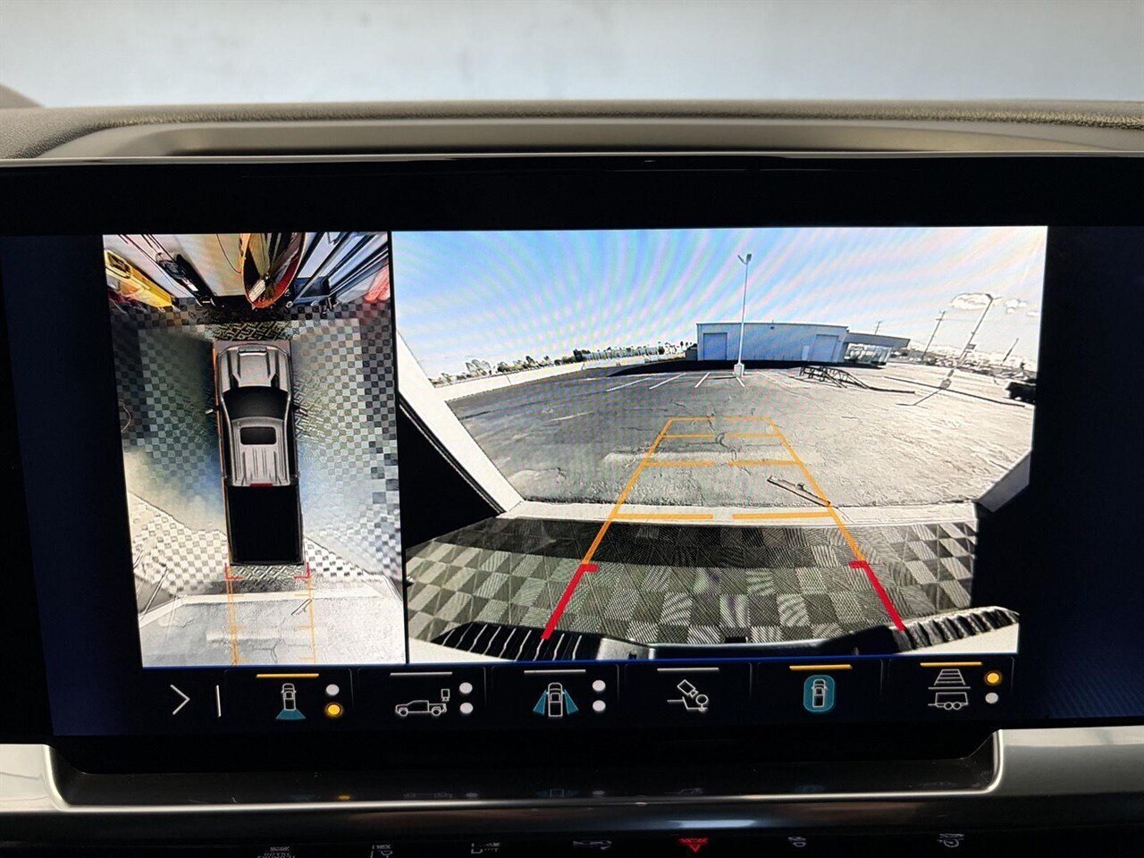 2024 Chevrolet Silverado 2500HD LTZ Level Kit - Method Wheels - Nitto Tires - Photo 27 - Victorville, CA 92392