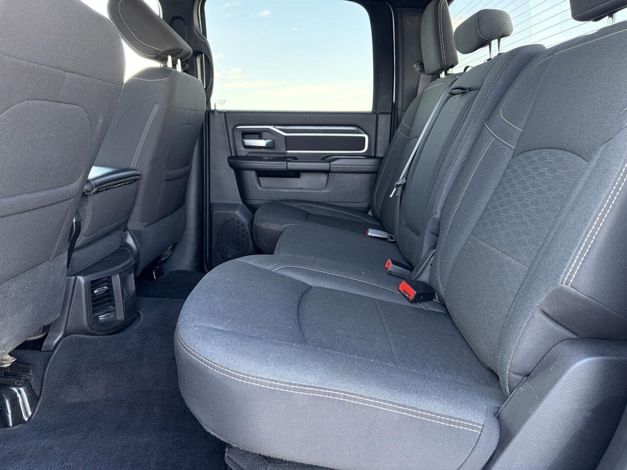 2025 RAM 2500 Big Horn   - Photo 12 - Victorville, CA 92392