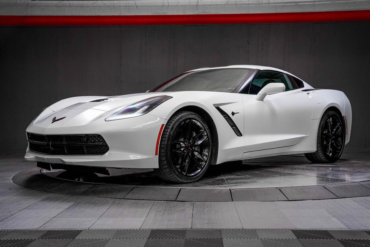 2019 Chevrolet Corvette Stingray   - Photo 11 - Victorville, CA 92392