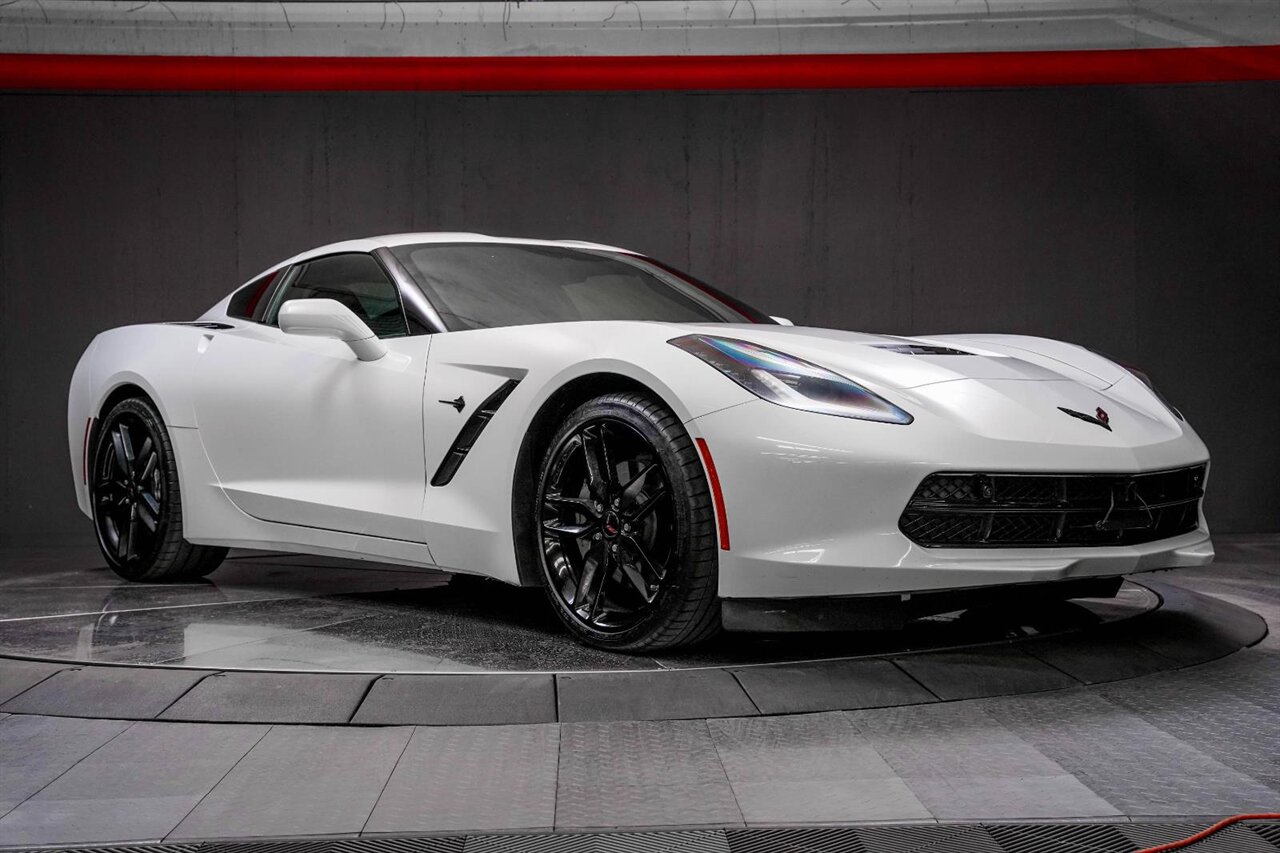 2019 Chevrolet Corvette Stingray   - Photo 9 - Victorville, CA 92392