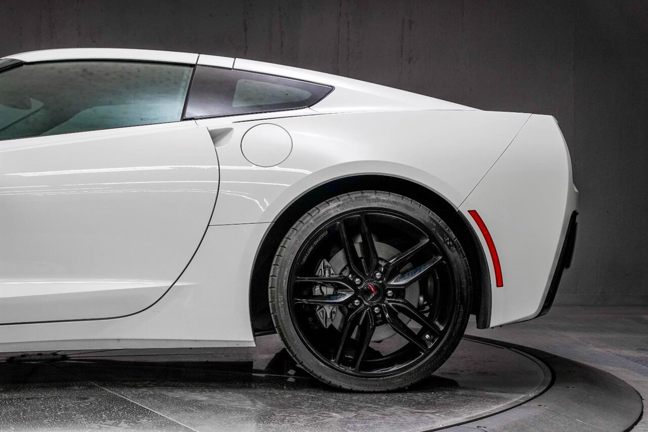 2019 Chevrolet Corvette Stingray   - Photo 15 - Victorville, CA 92392