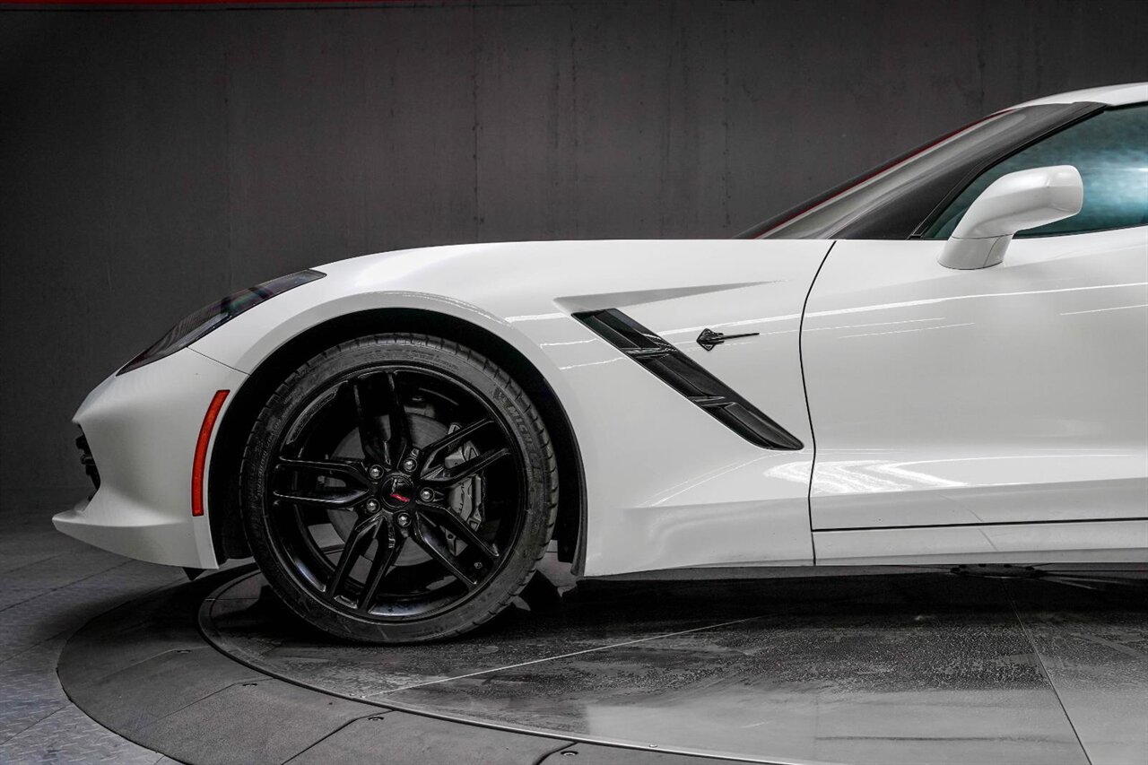 2019 Chevrolet Corvette Stingray   - Photo 14 - Victorville, CA 92392