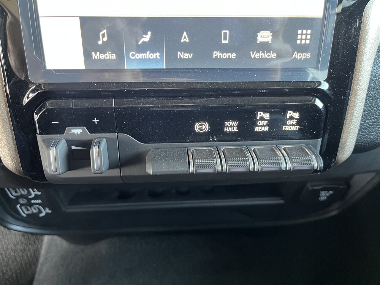 2024 RAM 2500 Laramie 4x4 Cummins Diesel | Only 155 Miles | $5,000 in Upgrades Included - Photo 23 - Victorville, CA 92392