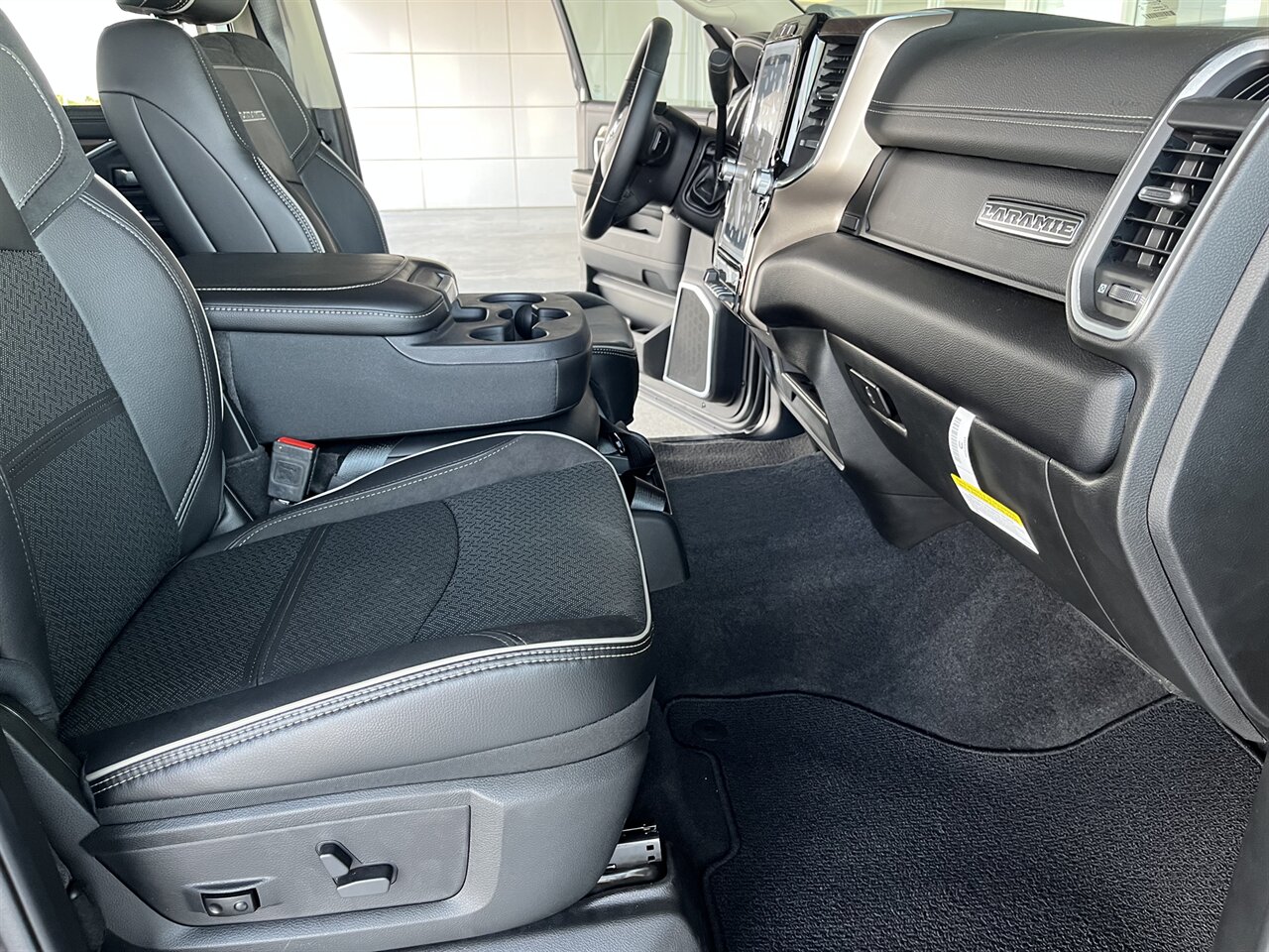 2024 RAM 2500 Laramie 4x4 Cummins Diesel | Only 155 Miles | $5,000 in Upgrades Included - Photo 32 - Victorville, CA 92392