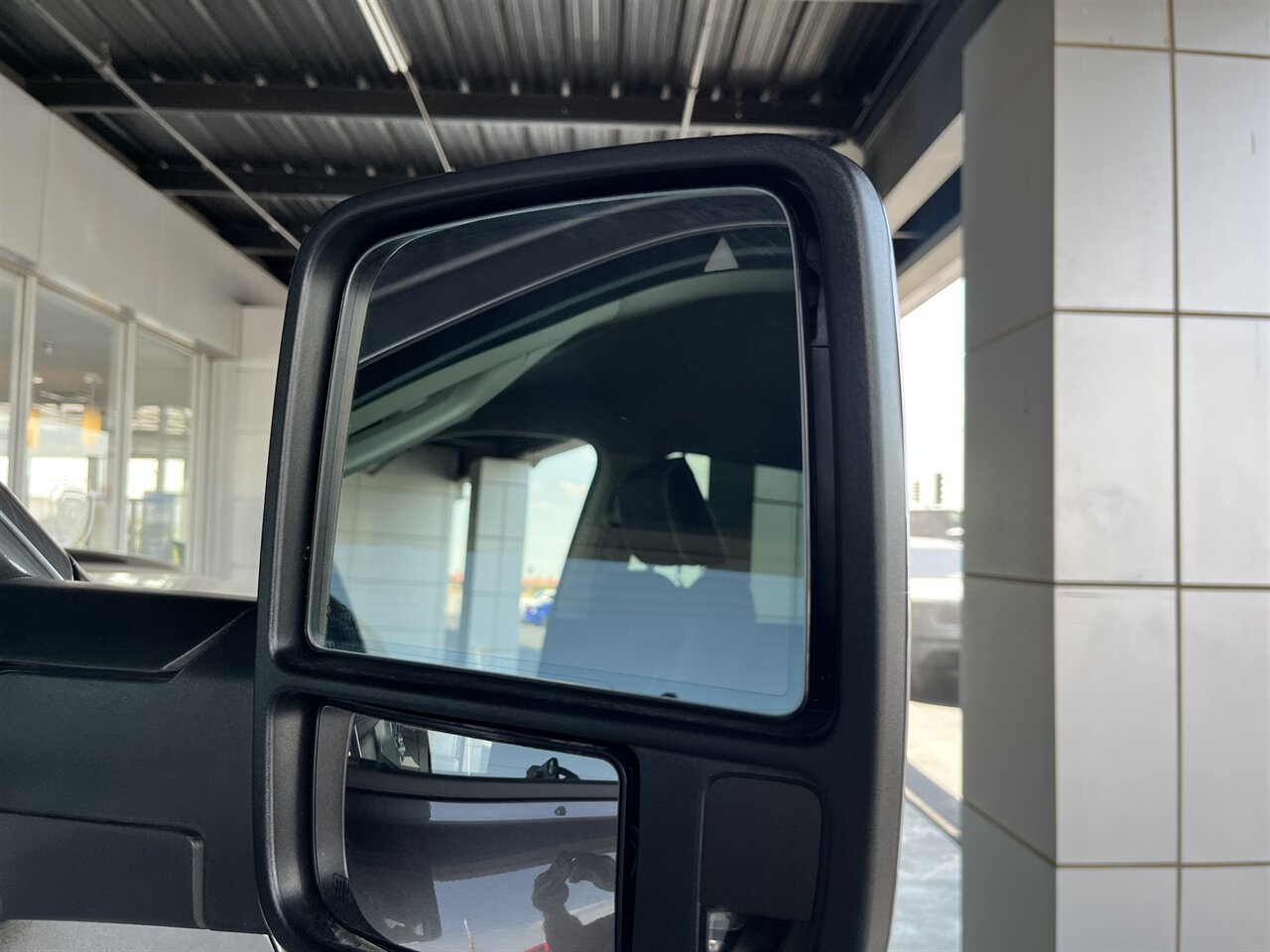2024 RAM 2500 Laramie 4x4 Cummins Diesel | Only 155 Miles | $5,000 in Upgrades Included - Photo 31 - Victorville, CA 92392