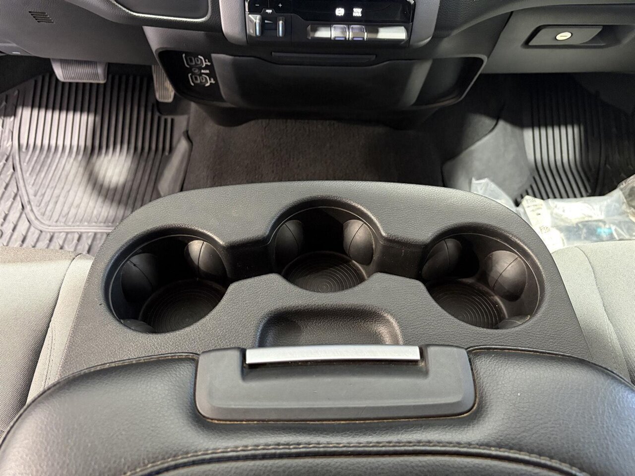 2019 RAM 2500 Big Horn  One Owner | Clean CarFax - Photo 19 - Victorville, CA 92392