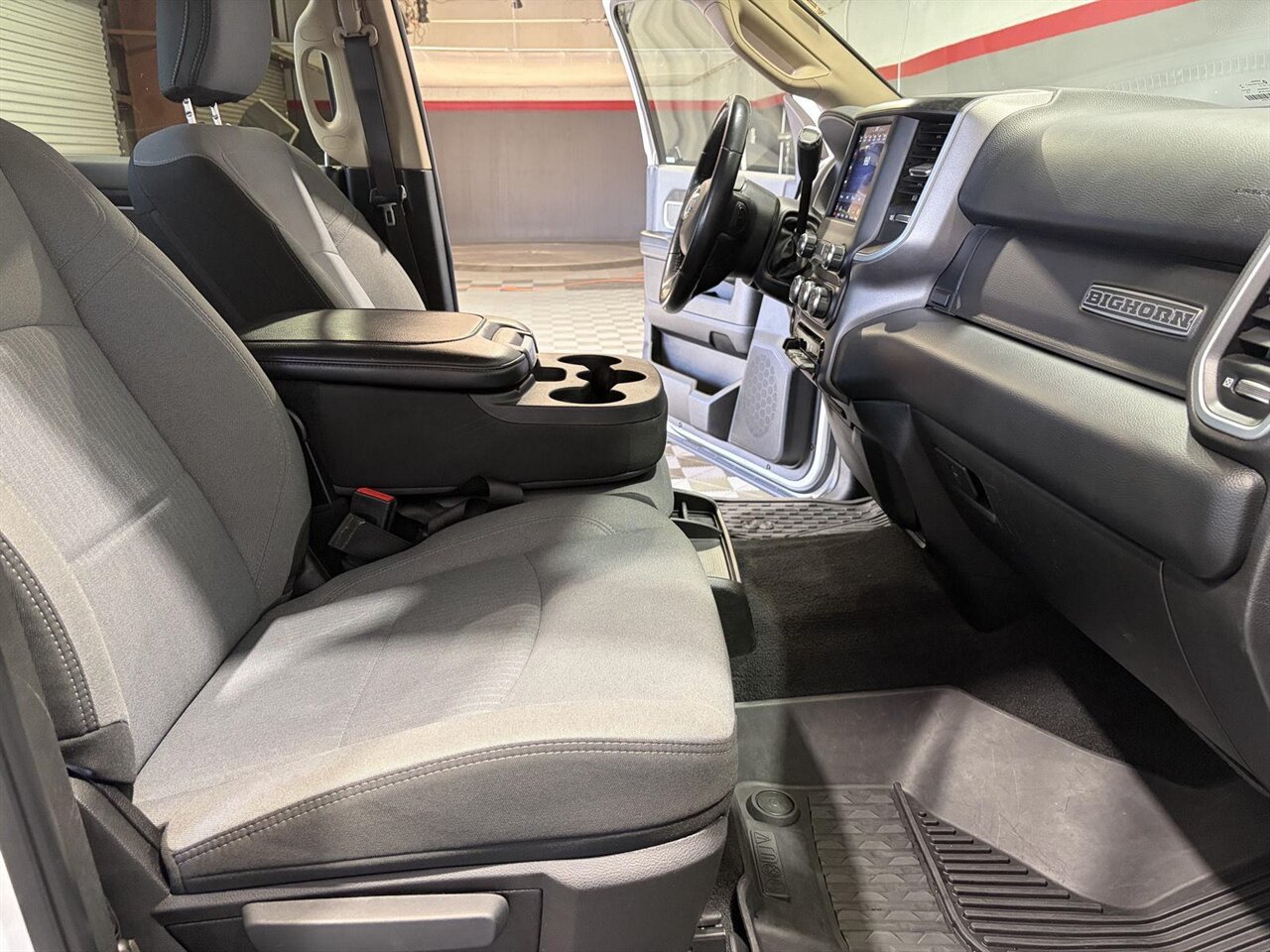 2019 RAM 2500 Big Horn  One Owner | Clean CarFax - Photo 22 - Victorville, CA 92392