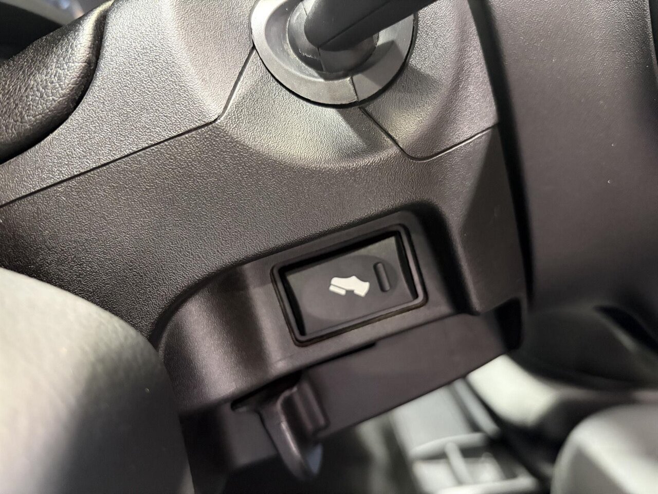 2019 RAM 2500 Big Horn  One Owner | Clean CarFax - Photo 12 - Victorville, CA 92392