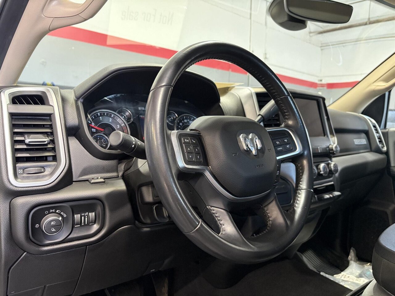 2019 RAM 2500 Big Horn  One Owner | Clean CarFax - Photo 11 - Victorville, CA 92392