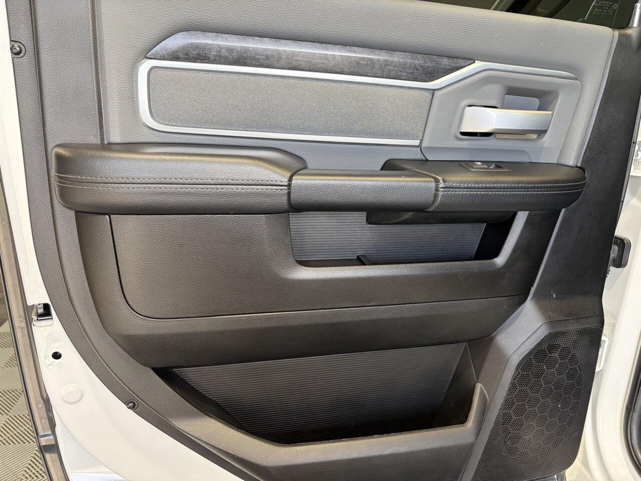 2019 RAM 2500 Big Horn  One Owner | Clean CarFax - Photo 17 - Victorville, CA 92392