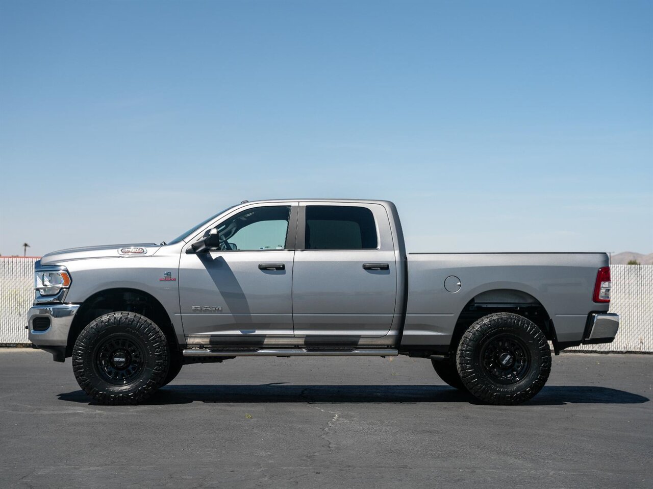2022 RAM 2500 Big Horn - Photo 3 - Victorville, CA 92392