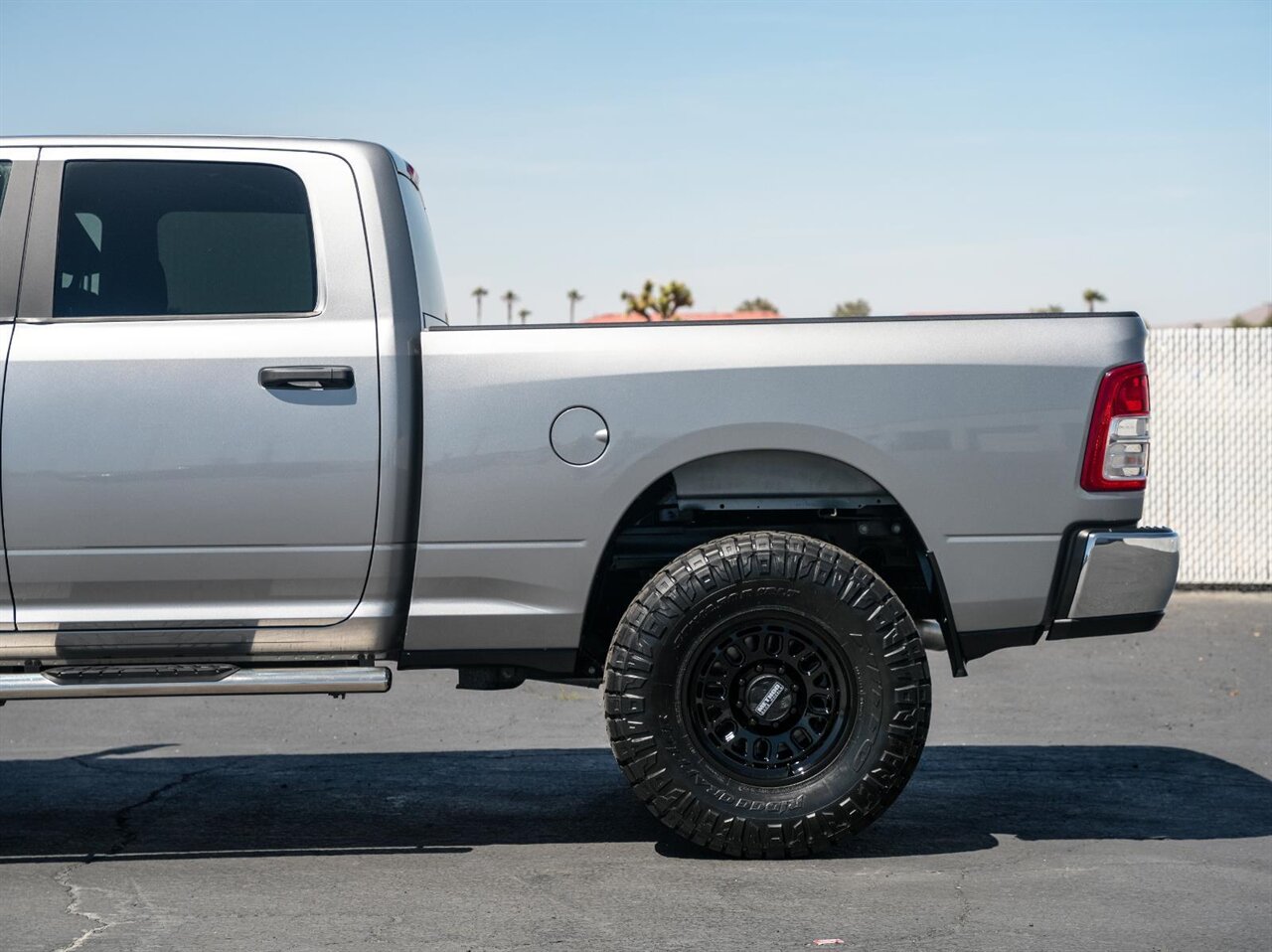 2022 RAM 2500 Big Horn - Photo 12 - Victorville, CA 92392