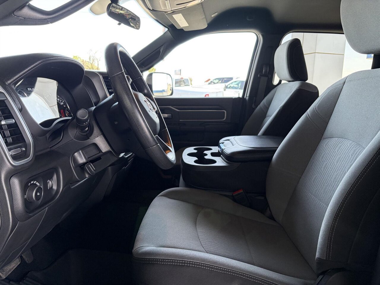 2022 RAM 2500 Big Horn - Photo 2 - Victorville, CA 92392