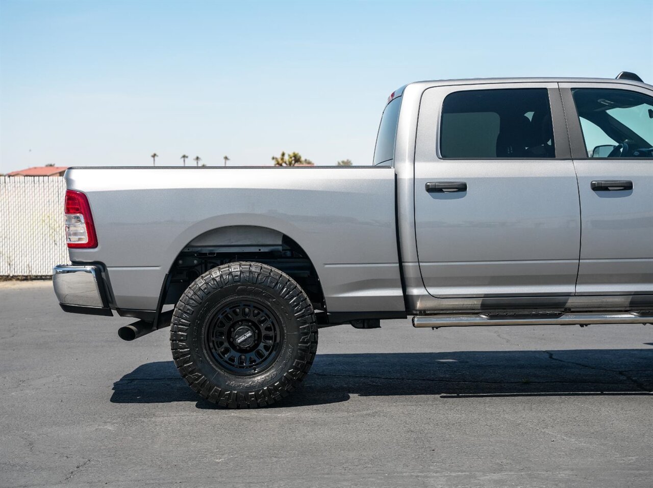 2022 RAM 2500 Big Horn - Photo 8 - Victorville, CA 92392