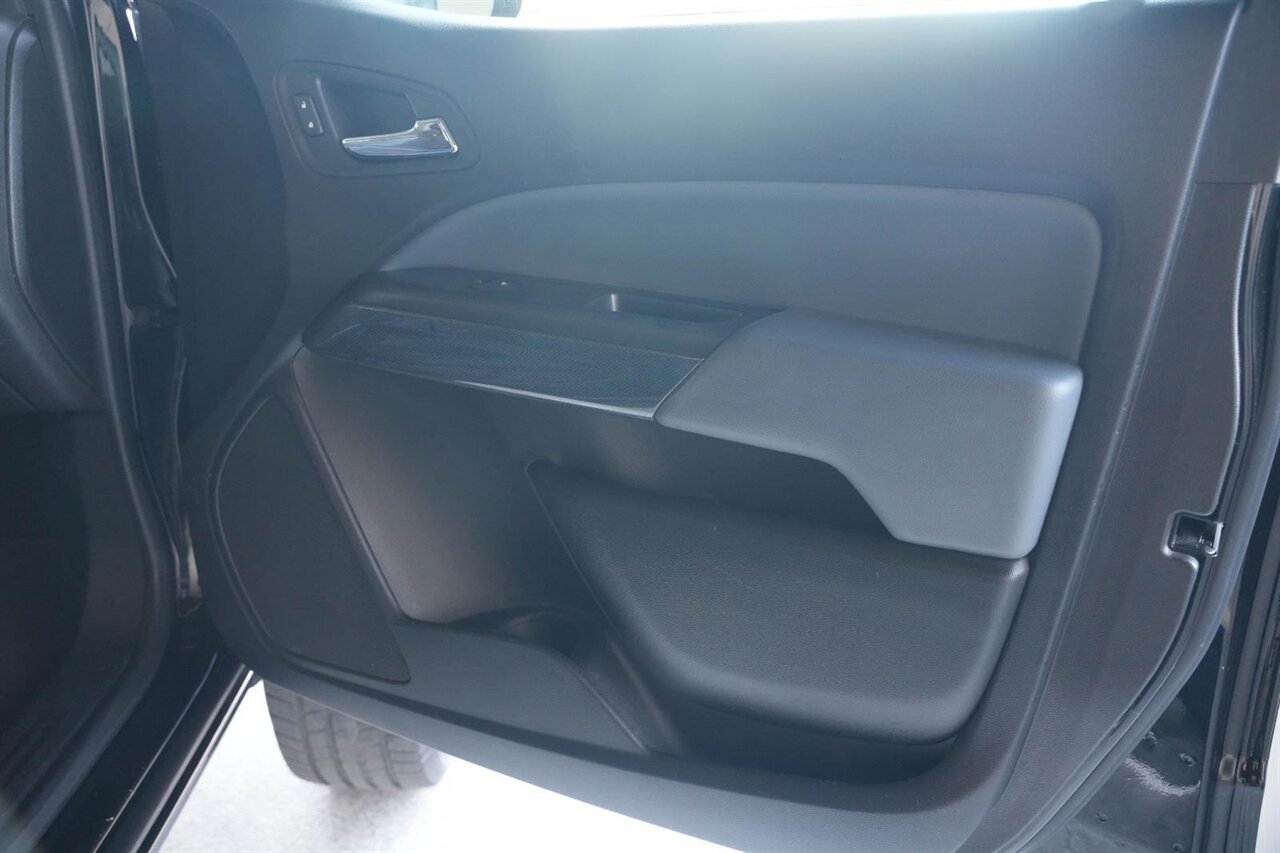 2017 Chevrolet Colorado Z71   - Photo 33 - Victorville, CA 92392