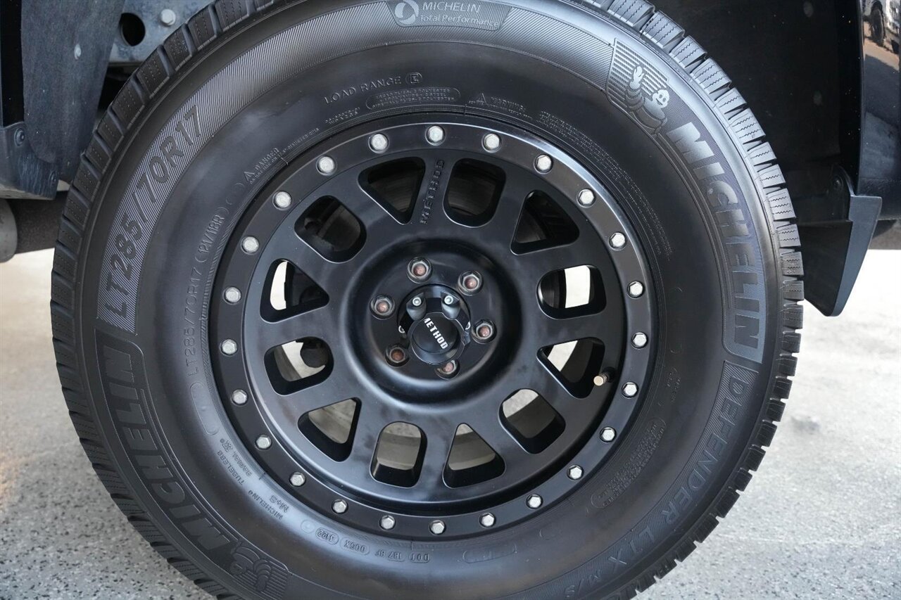 2017 Chevrolet Colorado Z71   - Photo 17 - Victorville, CA 92392