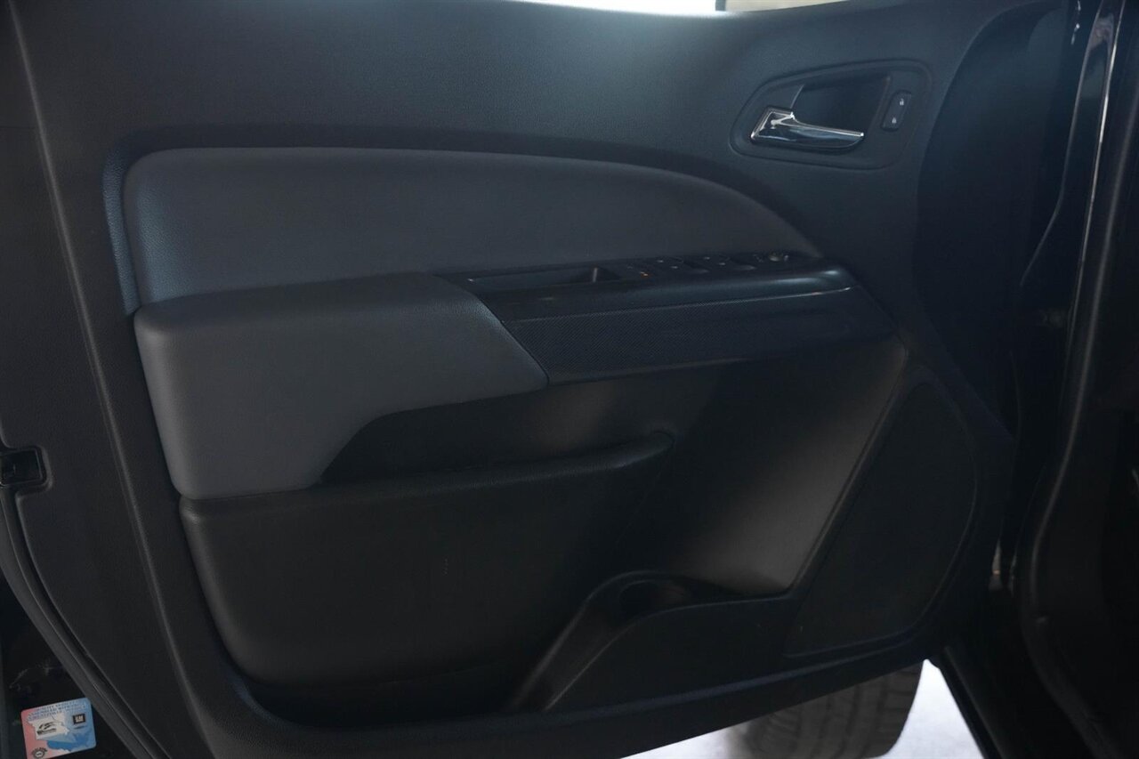 2017 Chevrolet Colorado Z71   - Photo 18 - Victorville, CA 92392