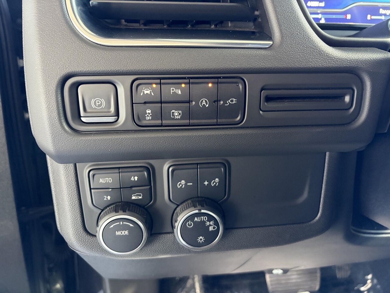 2022 Chevrolet Tahoe LT - Photo 14 - Victorville, CA 92392