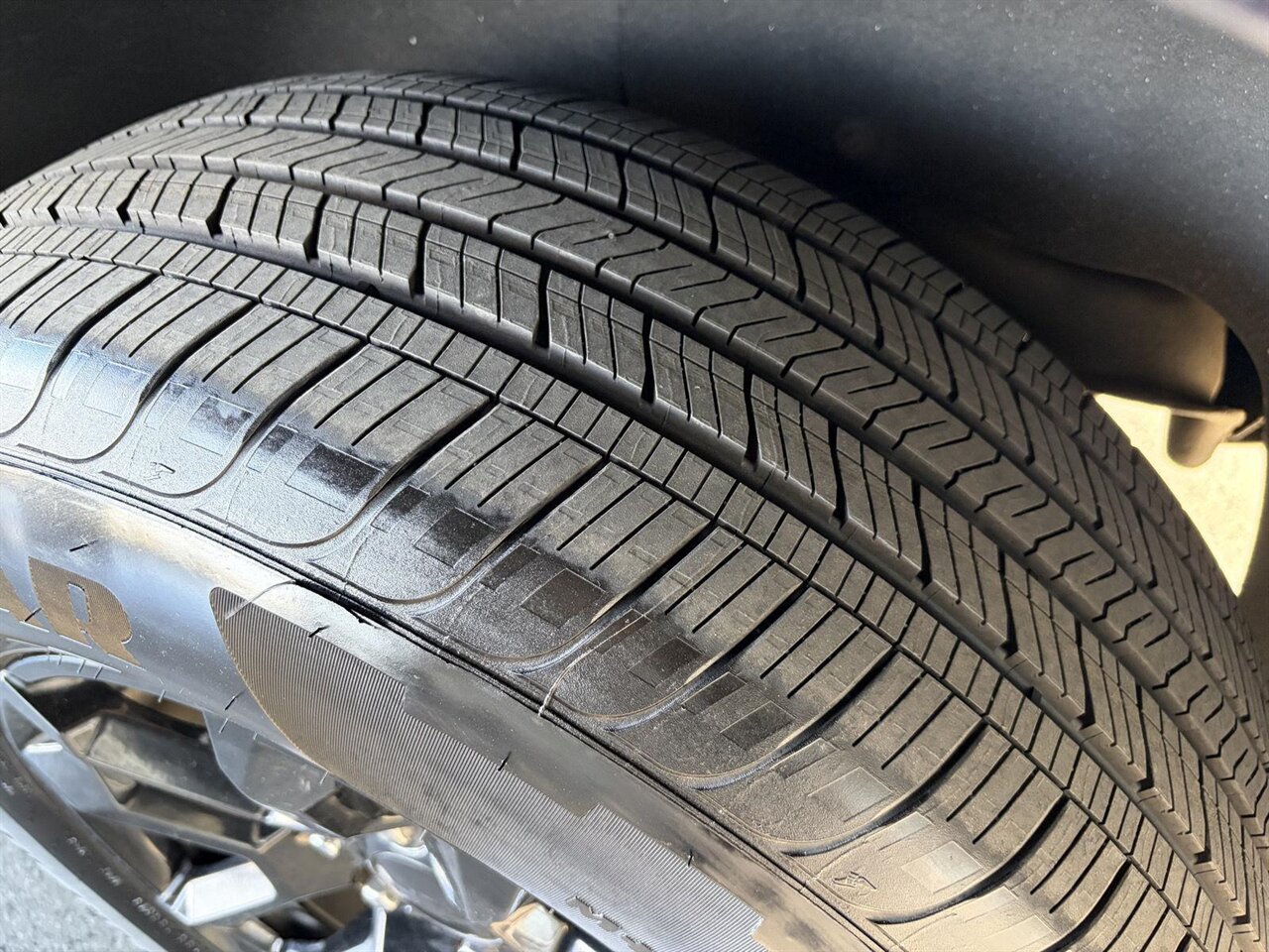 2022 Chevrolet Tahoe LT - Photo 11 - Victorville, CA 92392