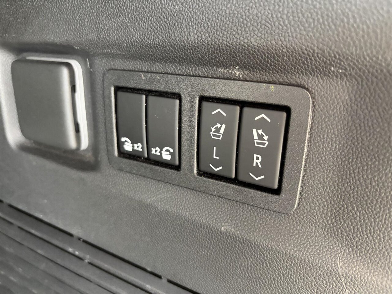 2022 Chevrolet Tahoe LT - Photo 27 - Victorville, CA 92392