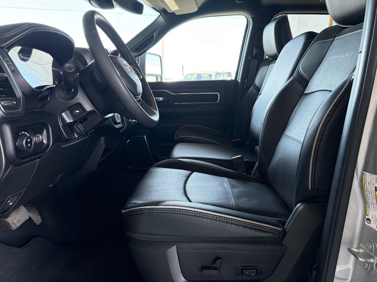 2026 RAM 2500 Laramie Level Kit - Method Wheels - Nitto Tires - Photo 2 - Victorville, CA 92392