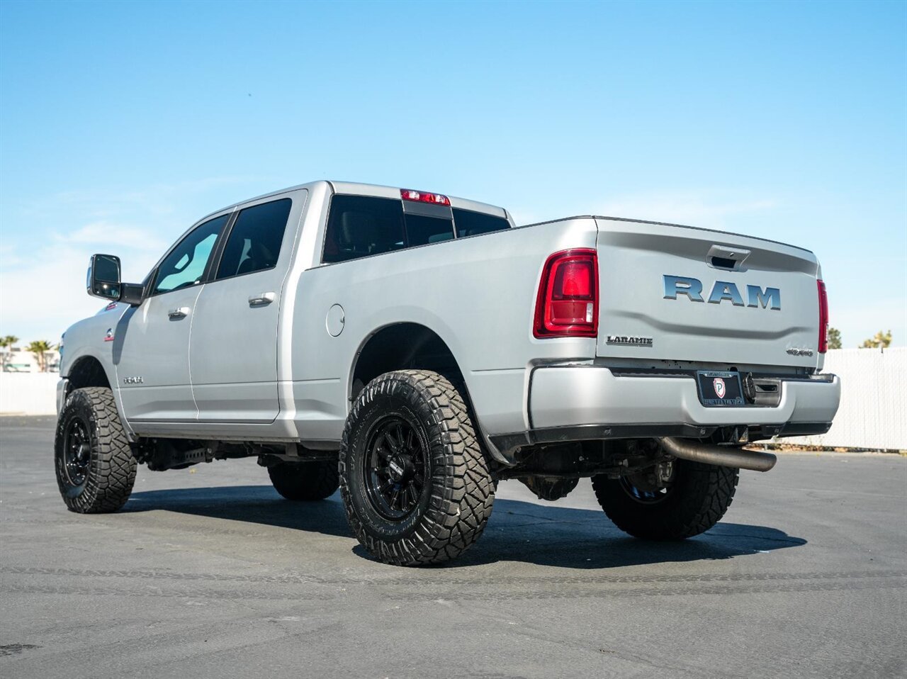 2026 RAM 2500 Laramie Level Kit - Method Wheels - Nitto Tires - Photo 9 - Victorville, CA 92392
