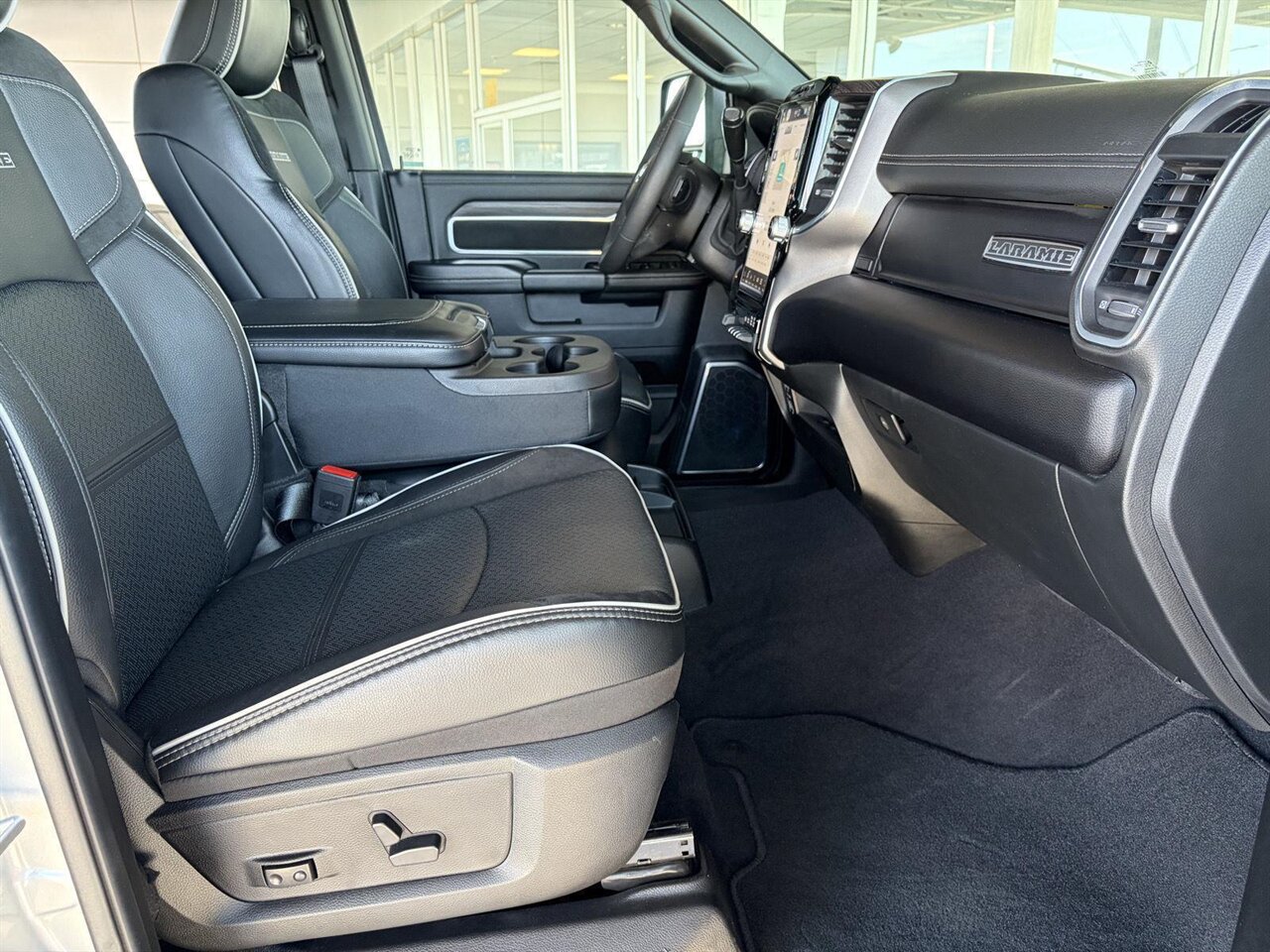 2026 RAM 2500 Laramie Level Kit - Method Wheels - Nitto Tires - Photo 30 - Victorville, CA 92392