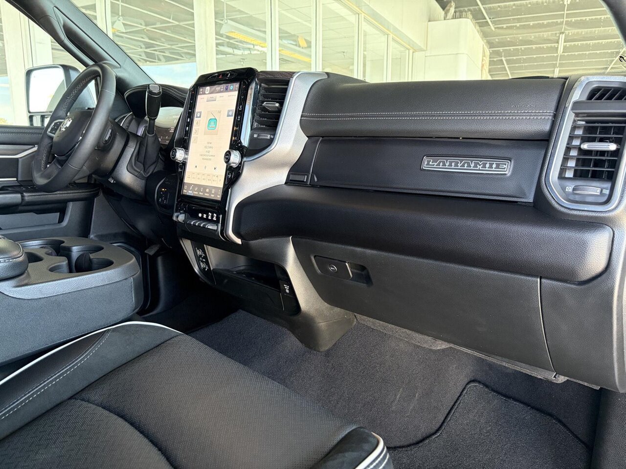 2026 RAM 2500 Laramie Level Kit - Method Wheels - Nitto Tires - Photo 31 - Victorville, CA 92392