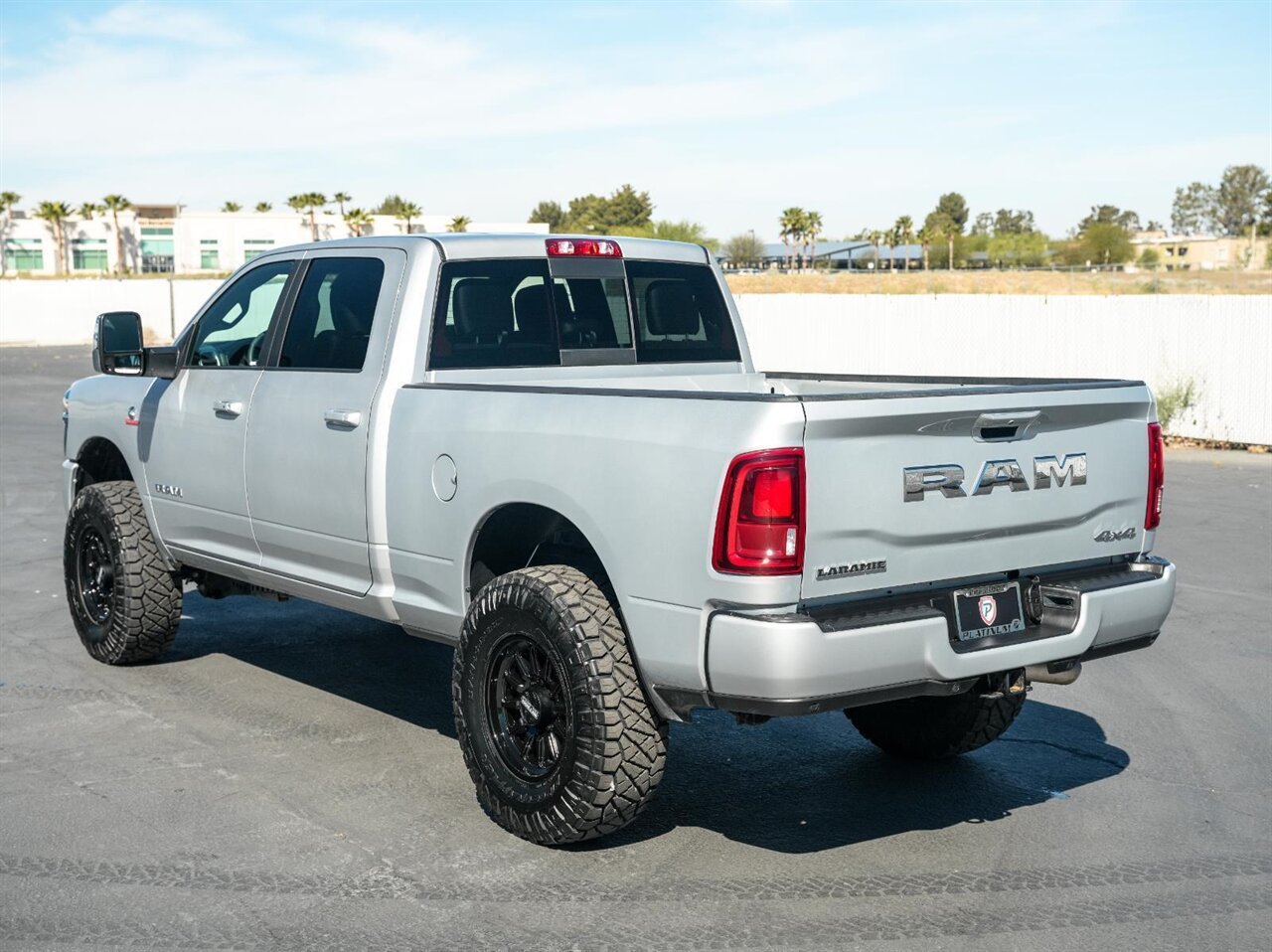 2026 RAM 2500 Laramie Level Kit - Method Wheels - Nitto Tires - Photo 11 - Victorville, CA 92392