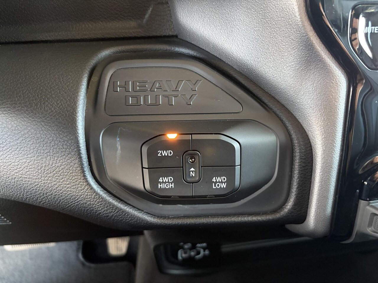 2026 RAM 2500 Laramie Level Kit - Method Wheels - Nitto Tires - Photo 22 - Victorville, CA 92392