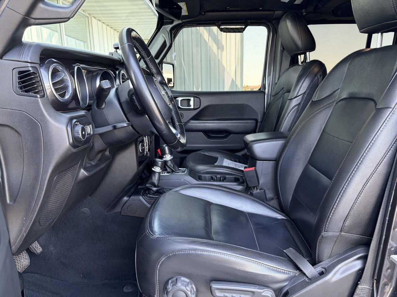 2020 Jeep Wrangler Unlimited Sahara - Photo 2 - Victorville, CA 92392