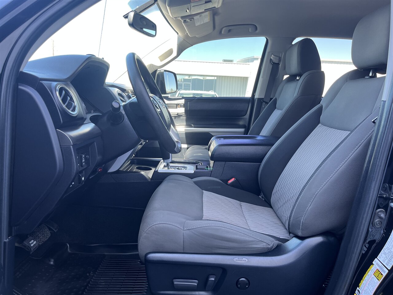 2017 Toyota Tundra SR5   - Photo 3 - Victorville, CA 92392