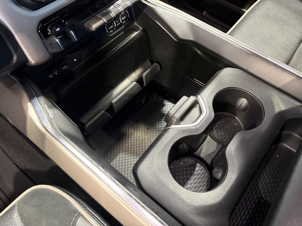 2019 RAM 1500 Laramie   - Photo 18 - Victorville, CA 92392