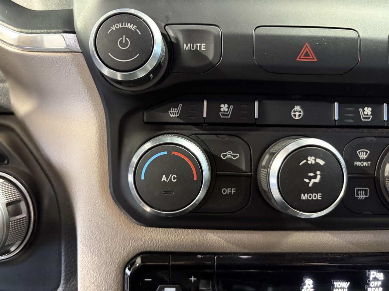 2019 RAM 1500 Laramie   - Photo 25 - Victorville, CA 92392