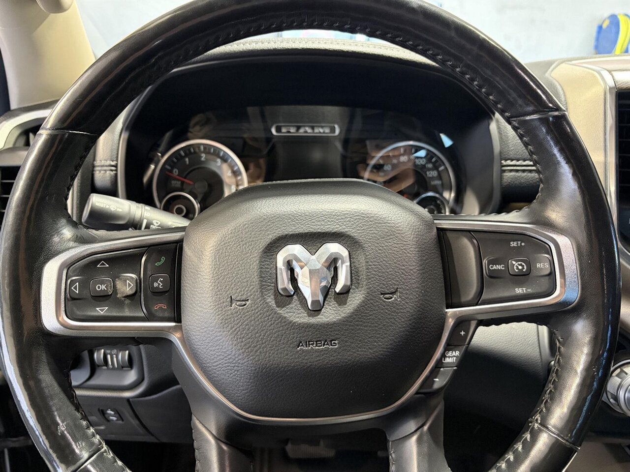 2019 RAM 1500 Laramie   - Photo 15 - Victorville, CA 92392