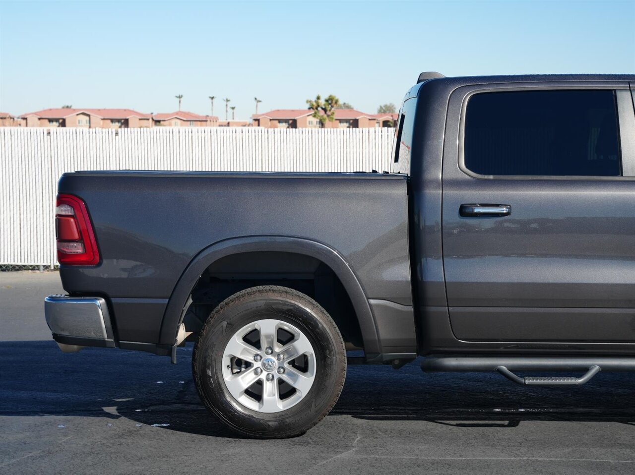 2019 RAM 1500 Laramie   - Photo 9 - Victorville, CA 92392