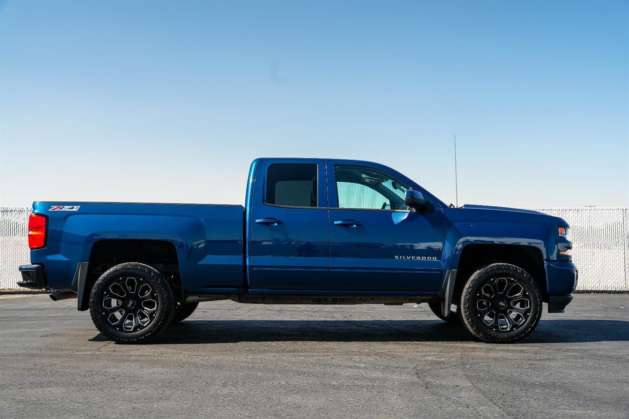 2017 Chevrolet Silverado 1500 LT - Photo 4 - Victorville, CA 92392