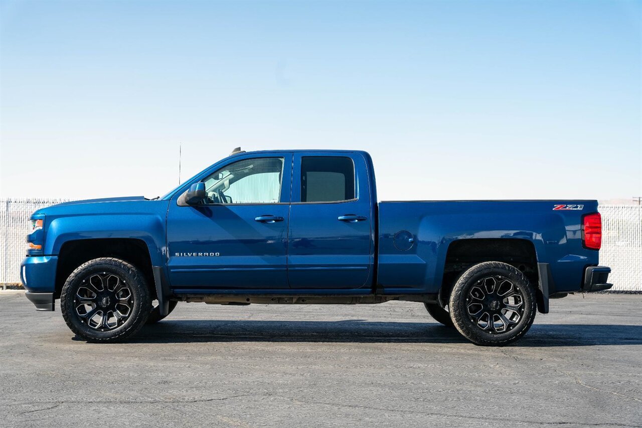 2017 Chevrolet Silverado 1500 LT - Photo 5 - Victorville, CA 92392