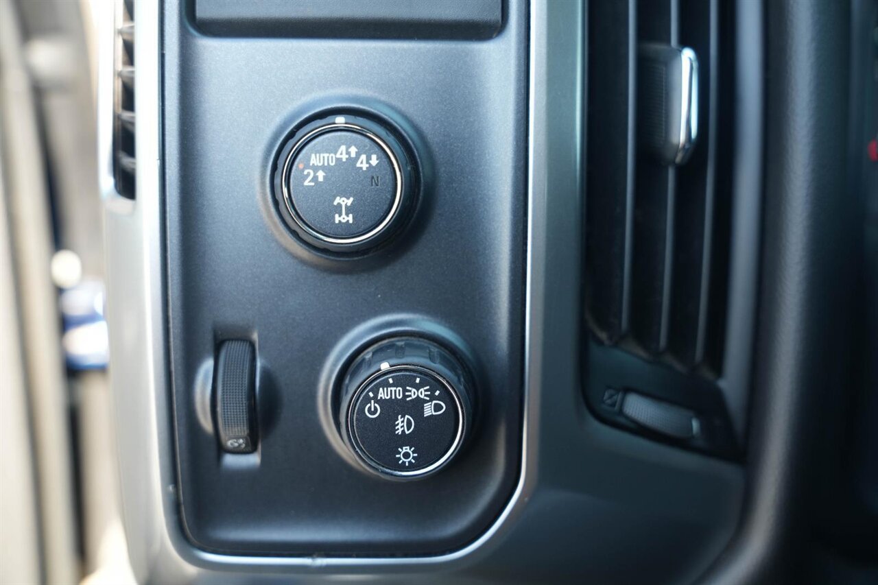 2017 Chevrolet Silverado 1500 LT - Photo 13 - Victorville, CA 92392