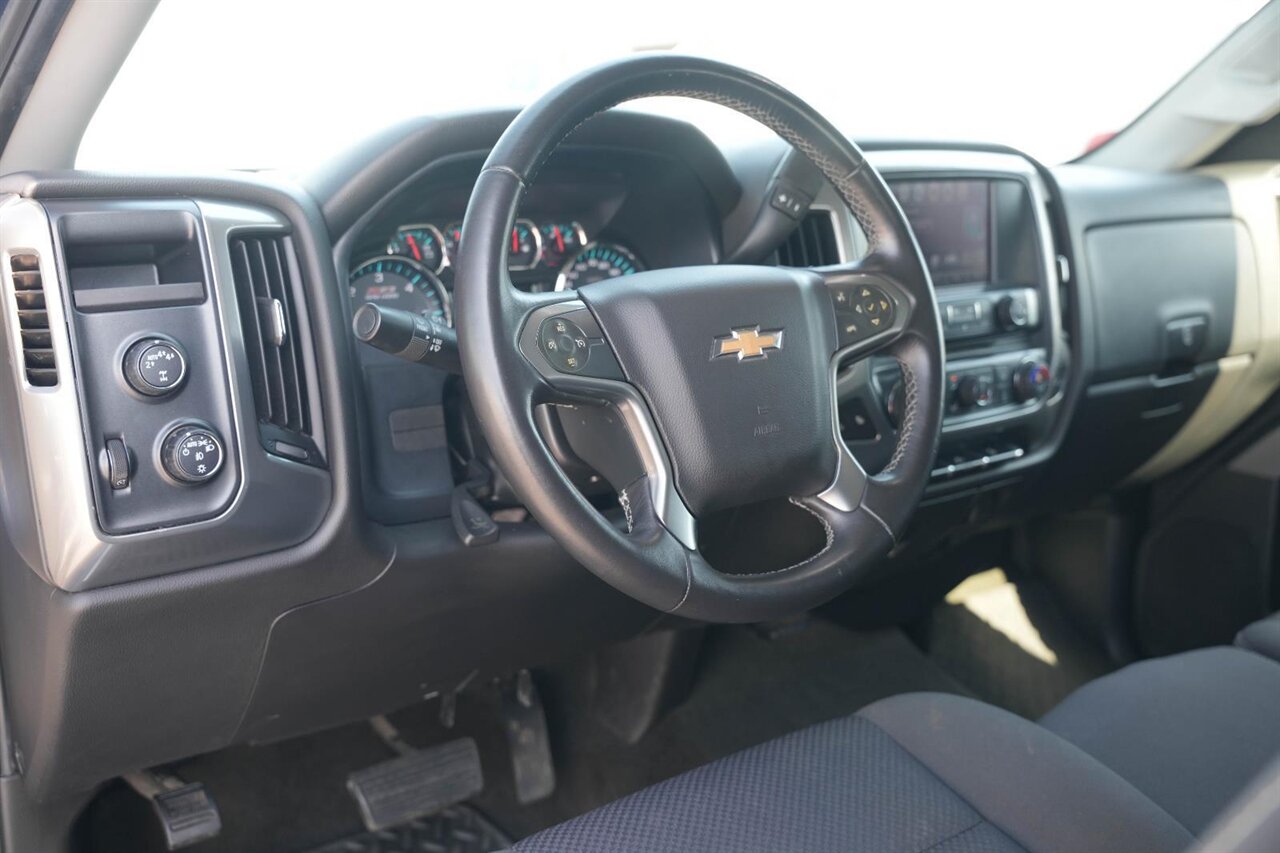 2017 Chevrolet Silverado 1500 LT - Photo 12 - Victorville, CA 92392