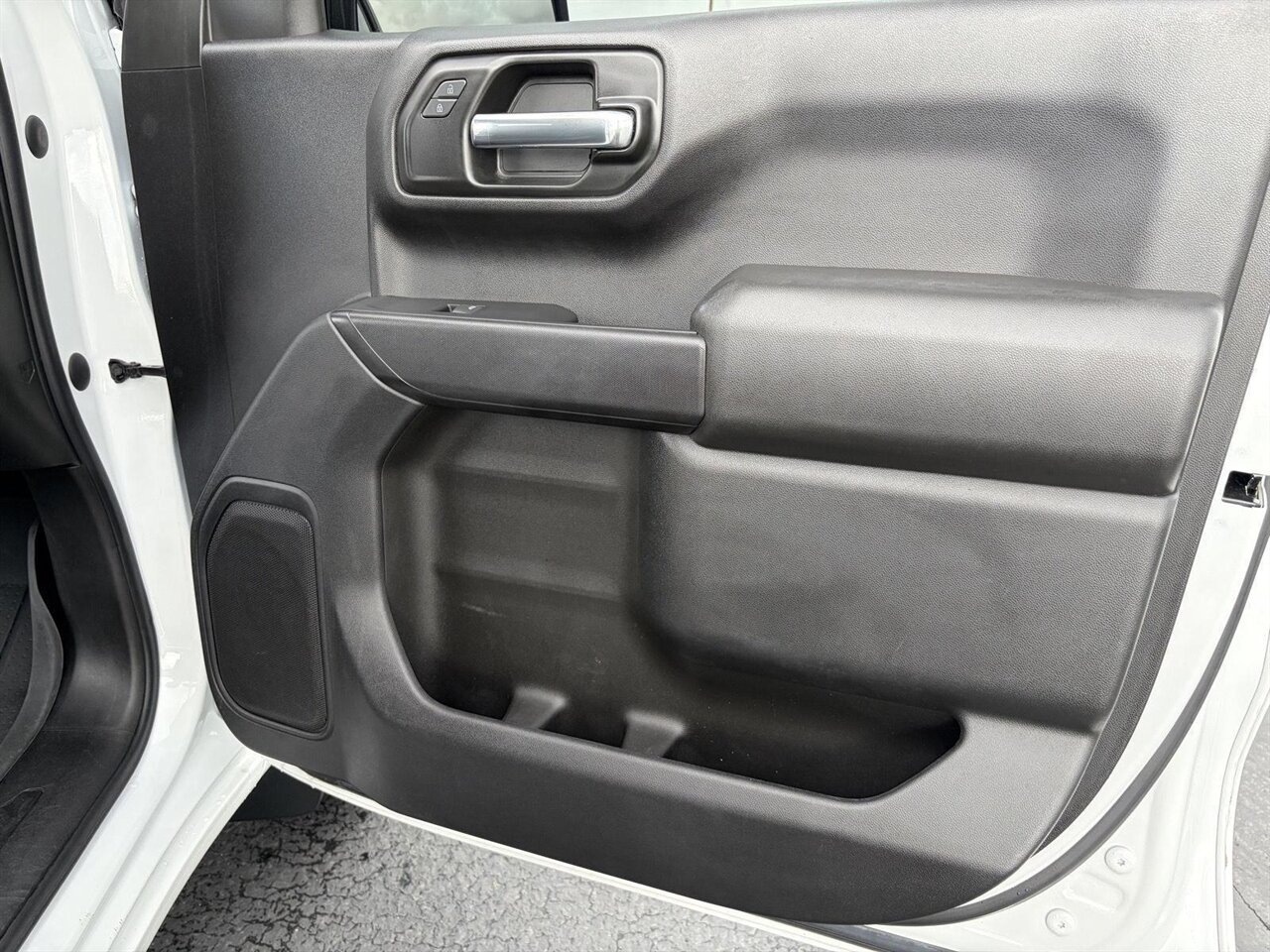 2023 Chevrolet Silverado 1500 Custom   - Photo 20 - Victorville, CA 92392