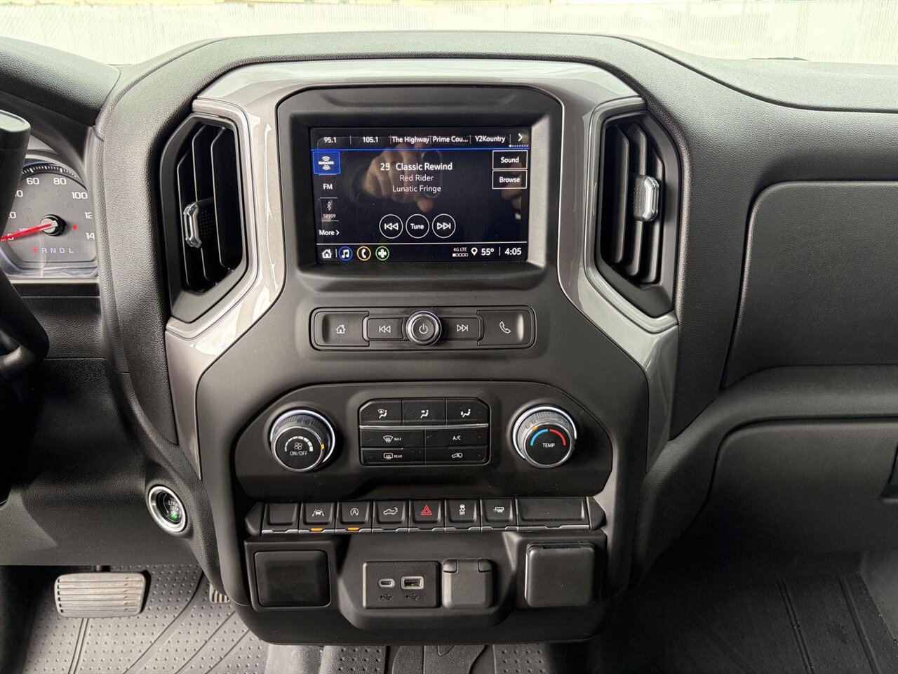 2023 Chevrolet Silverado 1500 Custom   - Photo 18 - Victorville, CA 92392