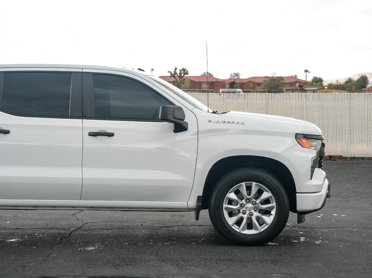 2023 Chevrolet Silverado 1500 Custom   - Photo 10 - Victorville, CA 92392